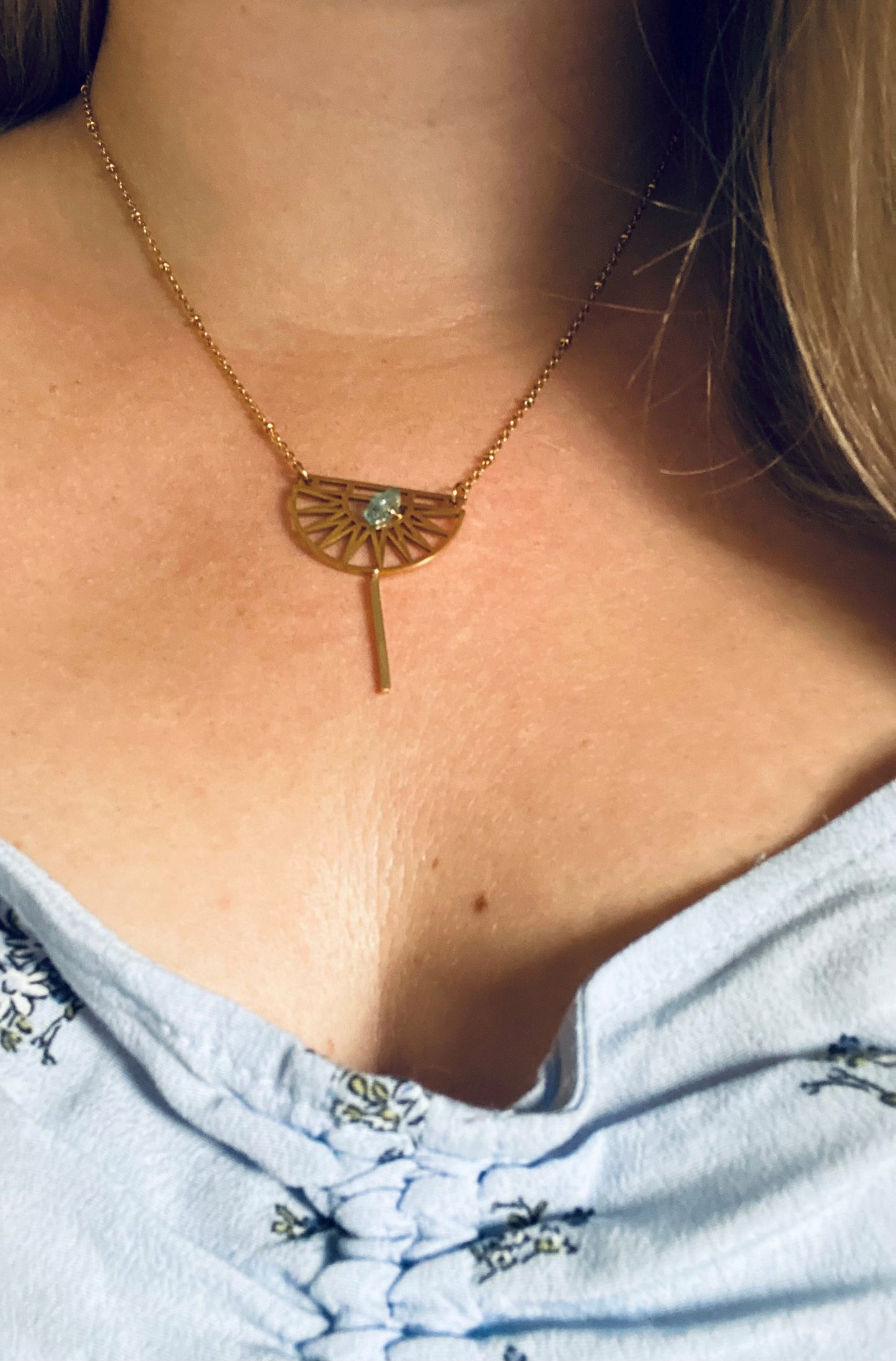 Collier Eos